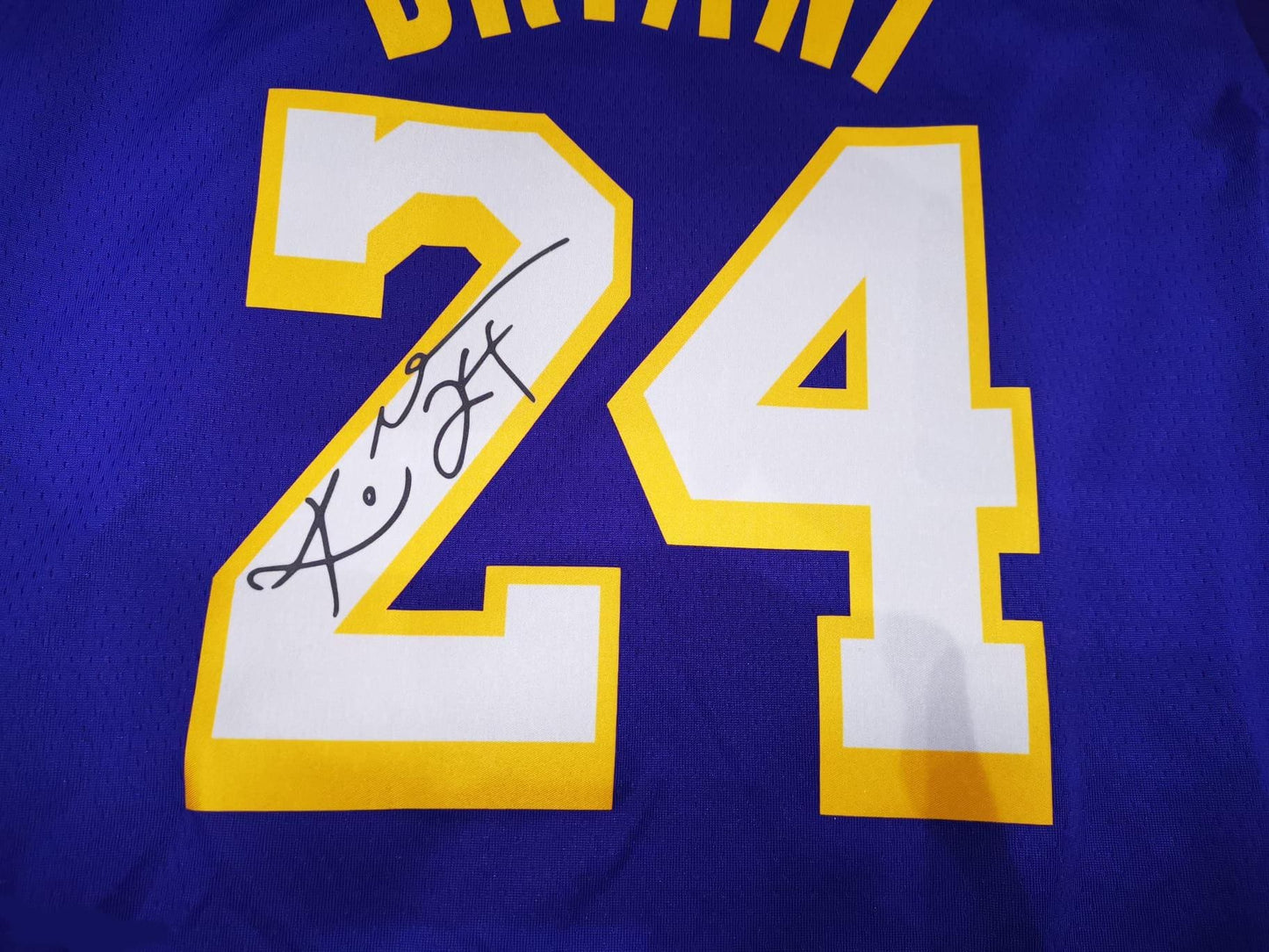 Kobe Bryant Signed LA Lakers #24 Home Jersey Shirt - COA - Signature Version