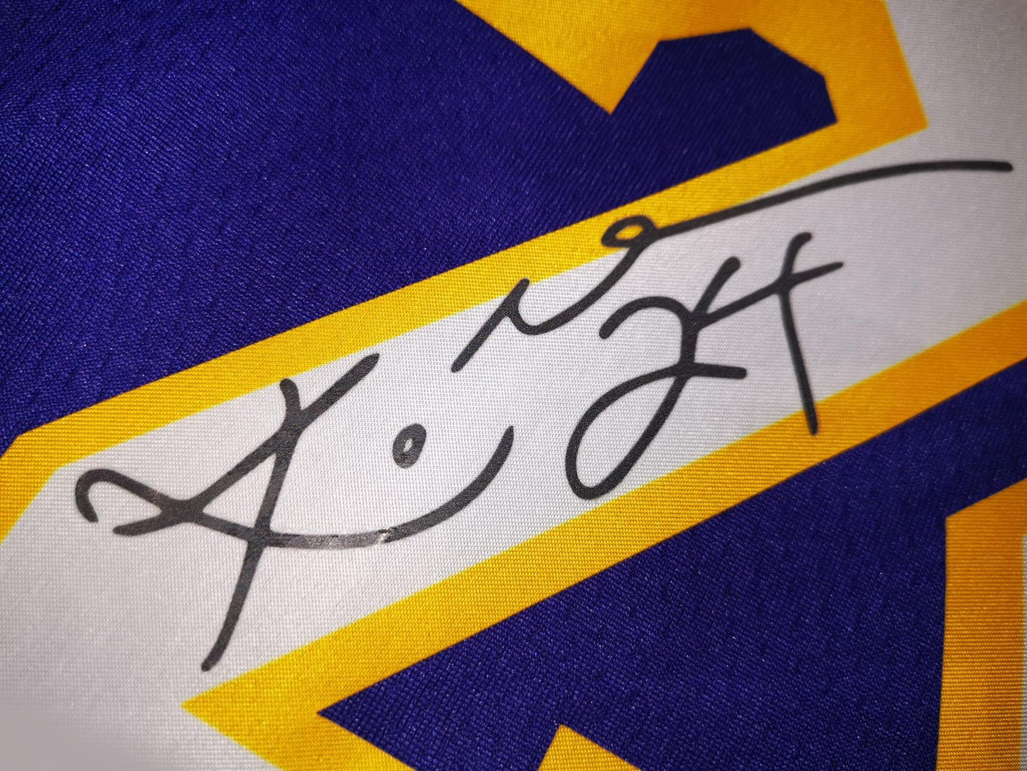 Kobe Bryant Signed LA Lakers #24 Home Jersey Shirt - COA - Signature Version