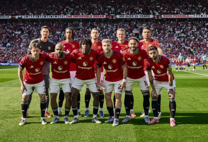 Man United Full Squad Signed 25/26 Home Jersey Shirt - COA - Signature Version